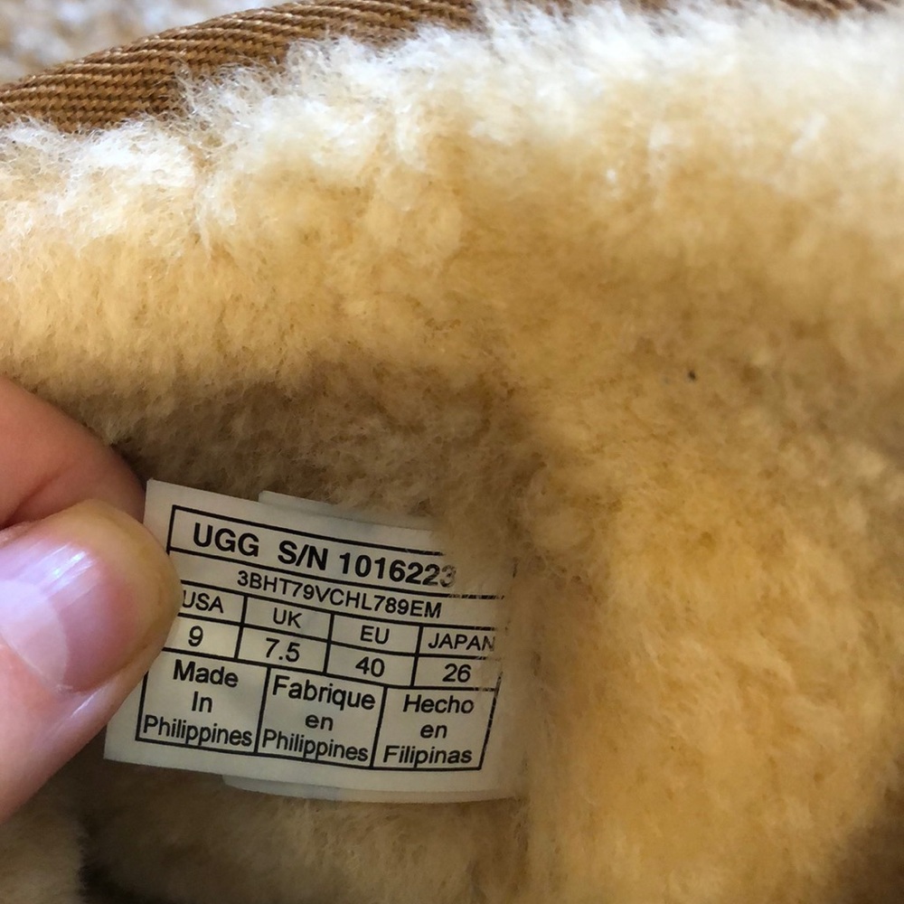 Short tan uggs - Picture 5 of 6
